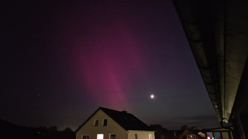 Visible Aurorae in Braunschweig, photographed with Samsung Galaxy S22